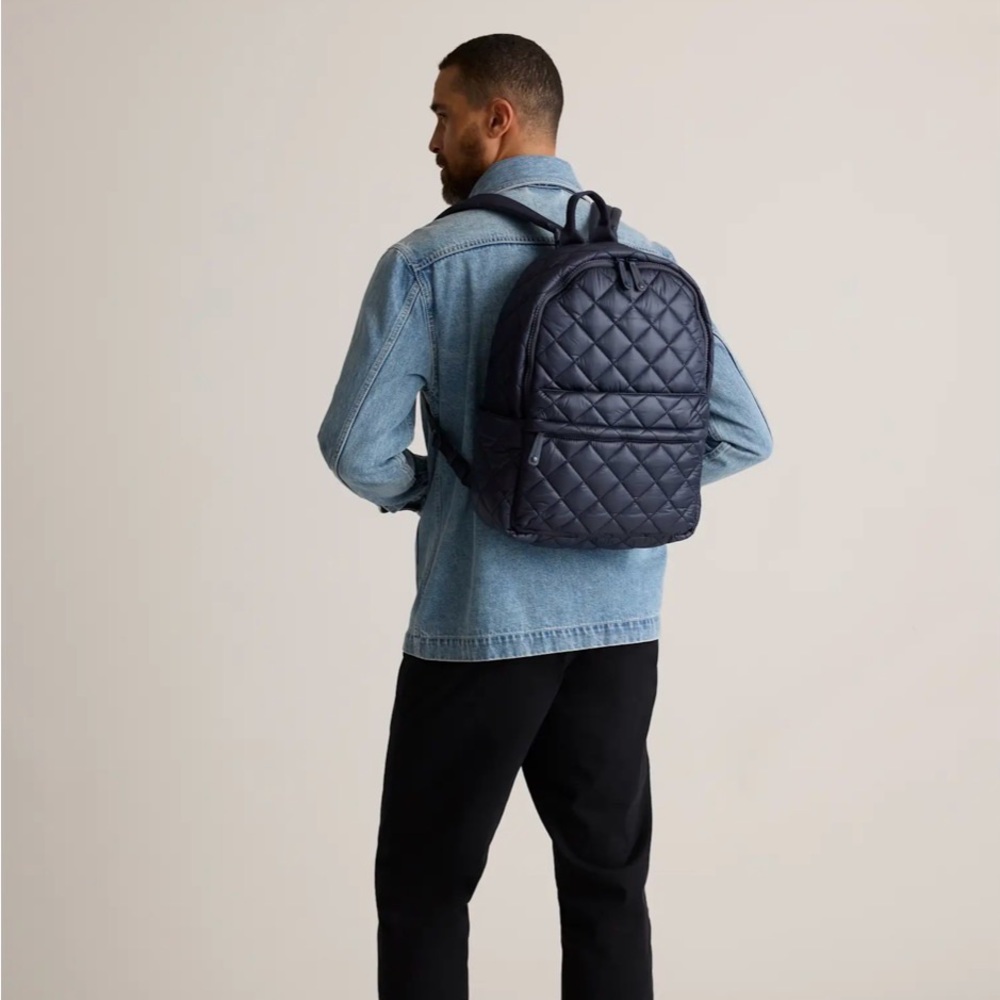 NWOT Quince transit backpack gray quilted - Picture 3 of 3